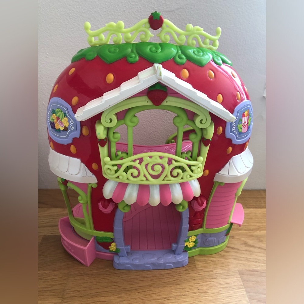 Strawberry Shortcake 🍓 2010 Berry Bitty Market Playset Preloved